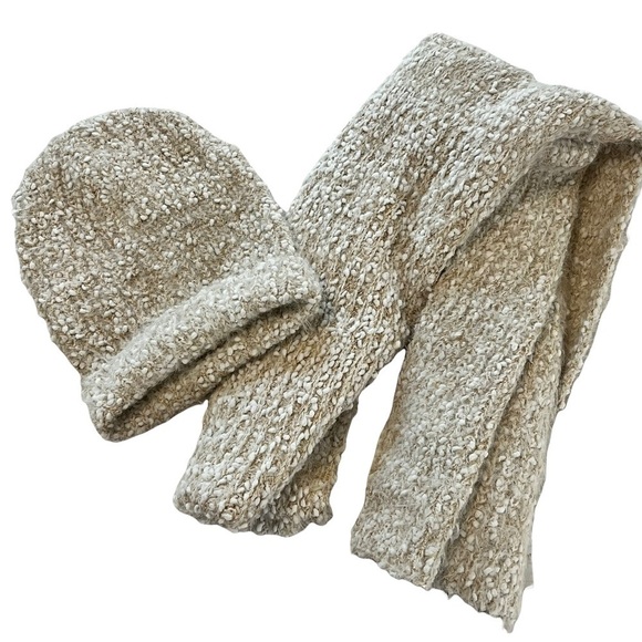 aerie Accessories - Aerie Matching Hat and Scarf Set Cream Gold Metallic OS